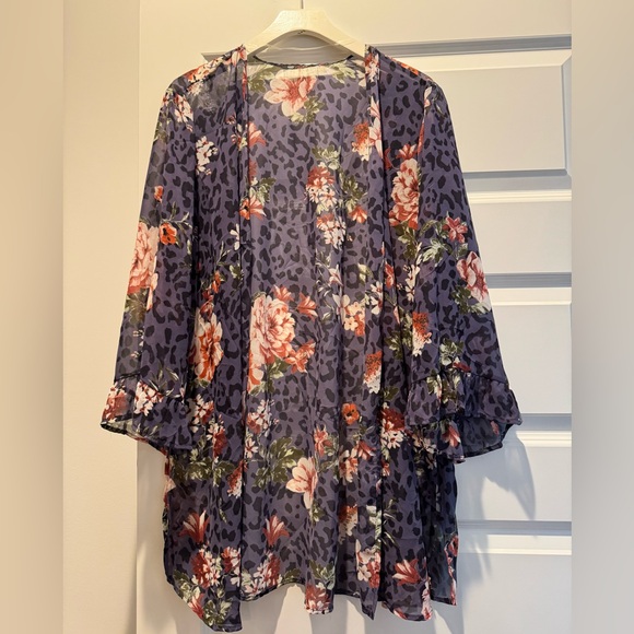 Lightweight Kimono with cute pattern, perfect for summer - Picture 1 of 3